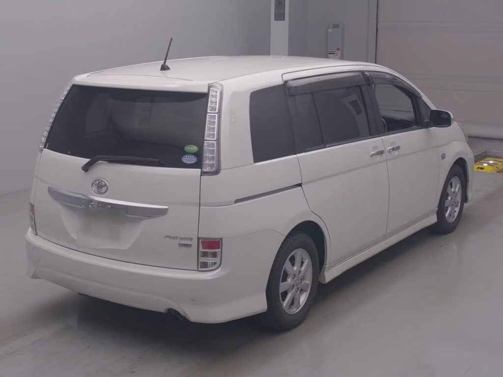 TOYOTA ISIS