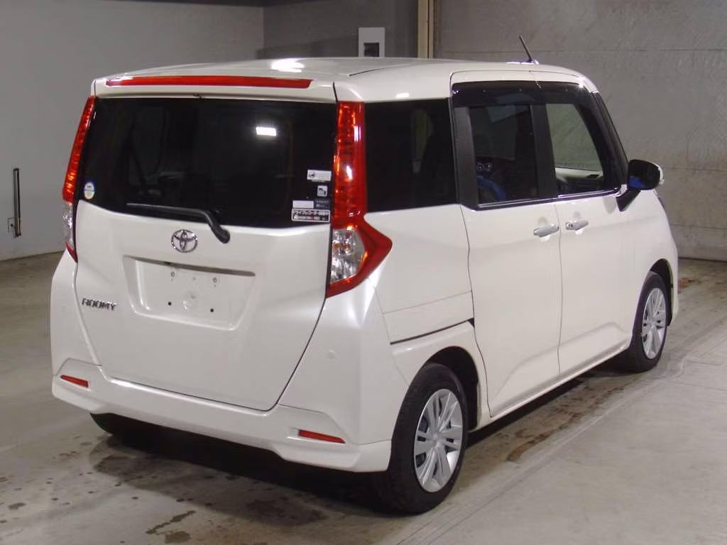 TOYOTA ROOMY