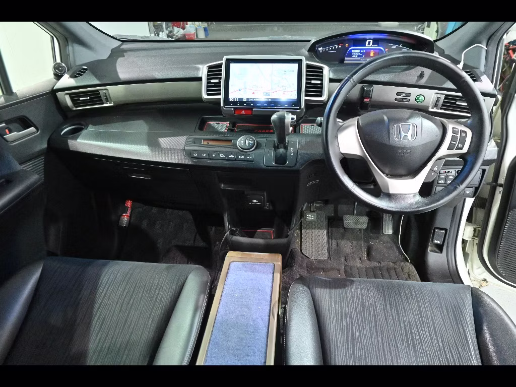 HONDA FREED SPIKE