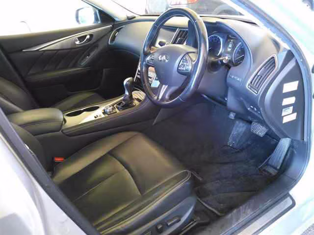 NISSAN SKYLINE