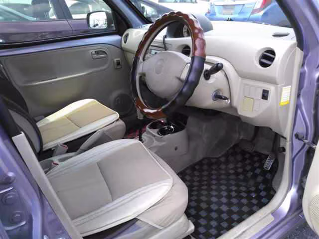 DAIHATSU ESSE