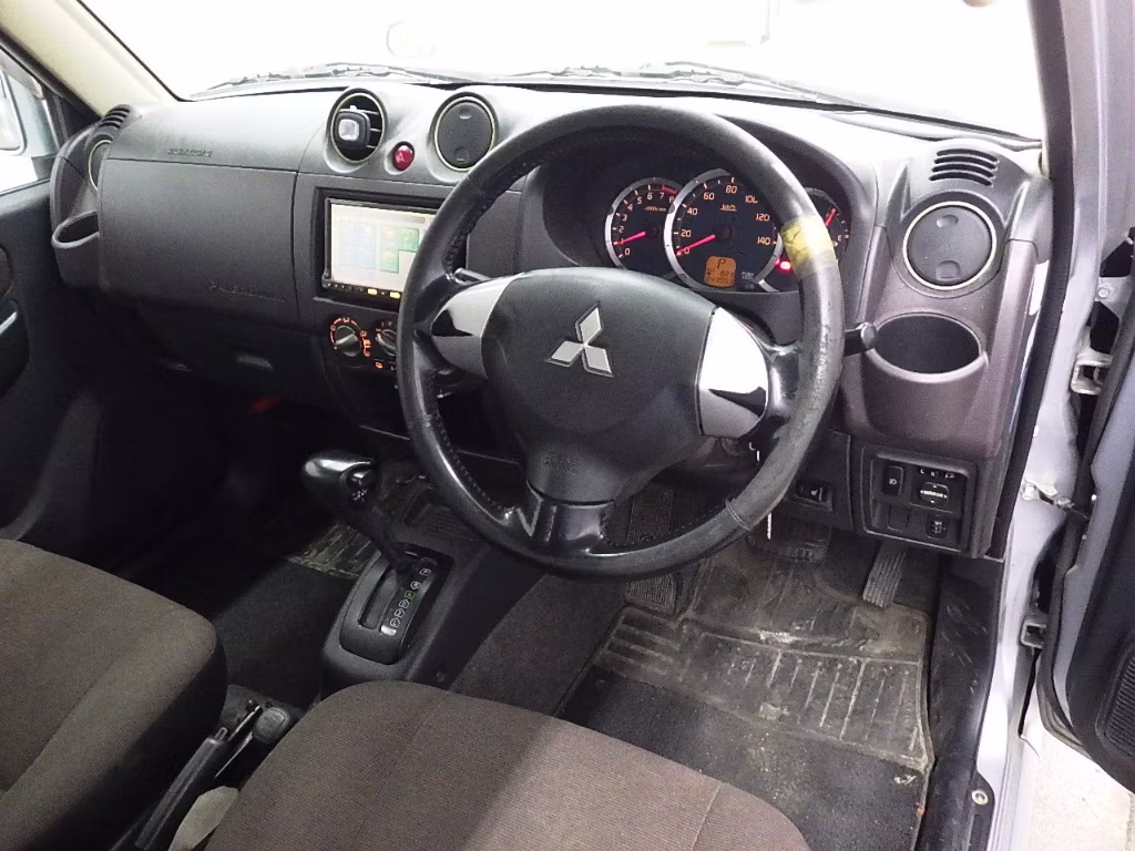 MITSUBISHI PAJERO MINI