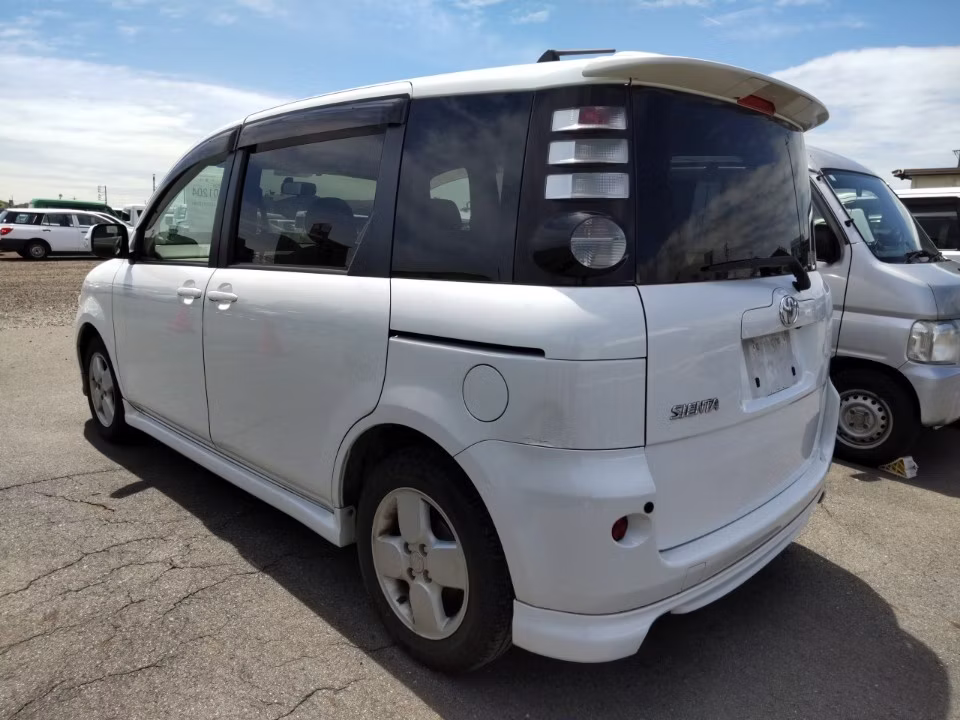 TOYOTA SIENTA