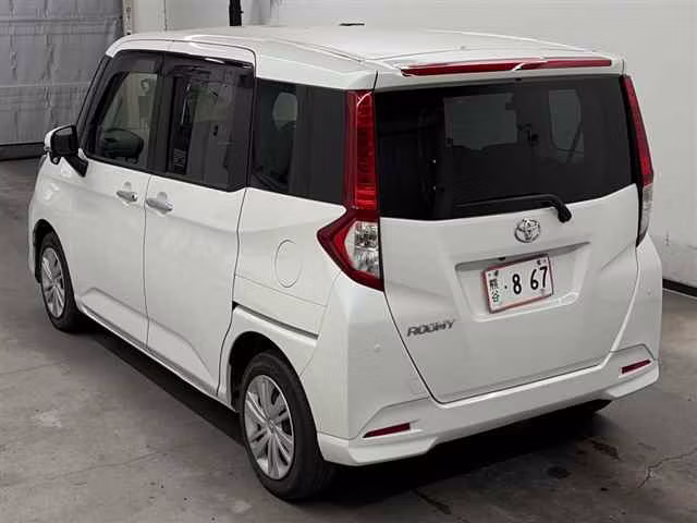 TOYOTA ROOMY