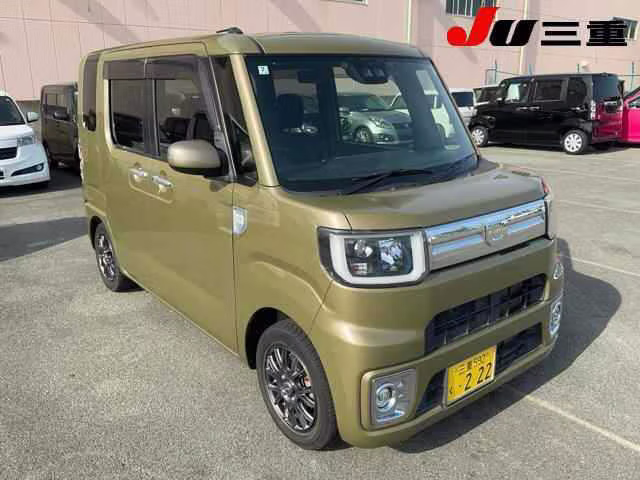DAIHATSU WAKE
