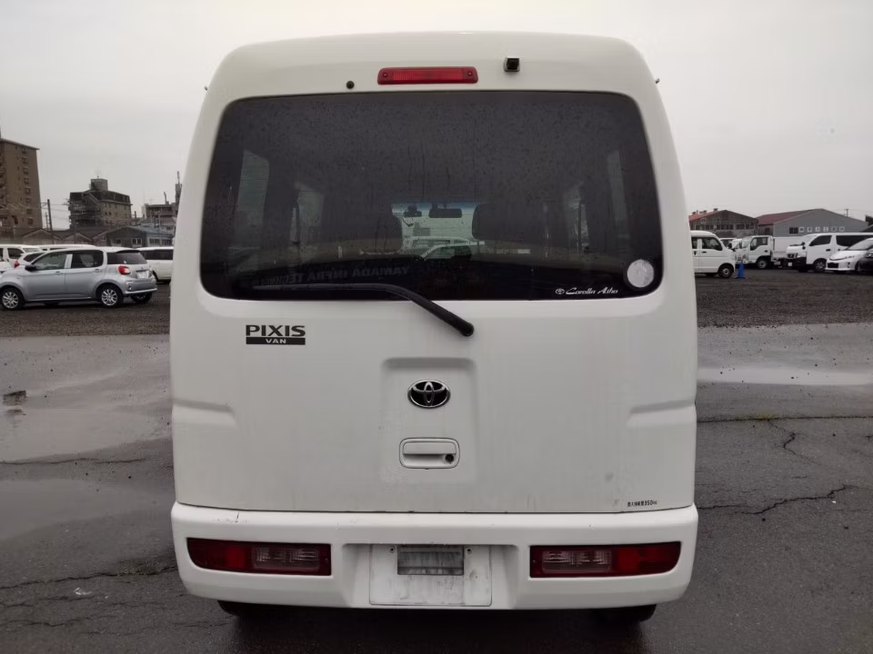 TOYOTA PIXIS VAN