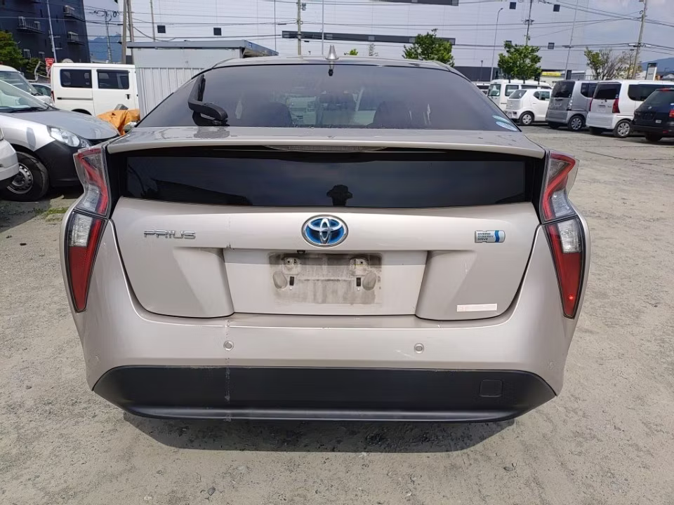 TOYOTA PRIUS