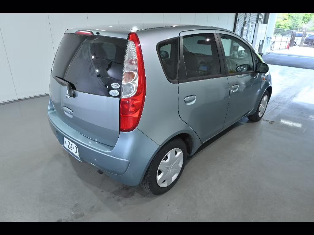 MITSUBISHI COLT