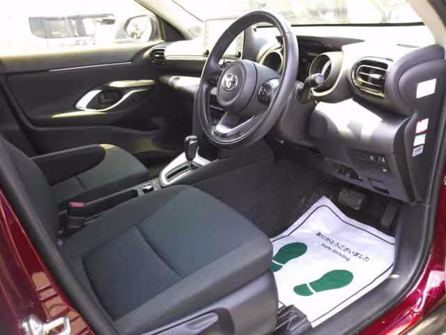 TOYOTA YARIS CROSS