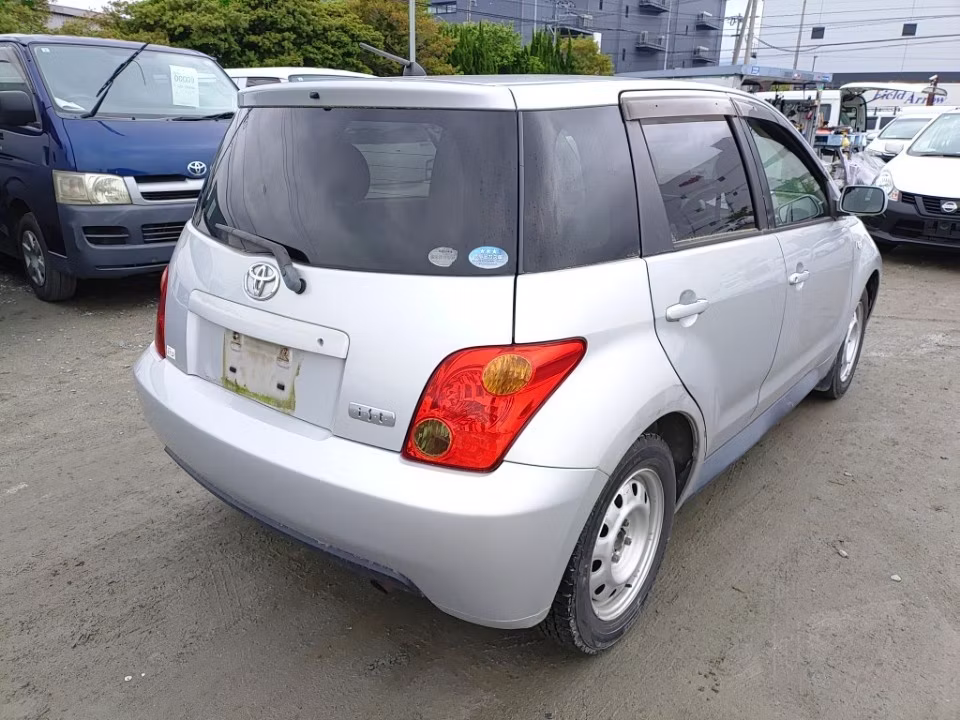 TOYOTA IST