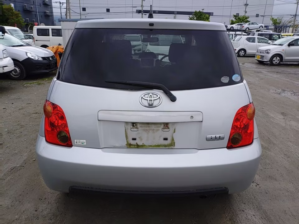 TOYOTA IST