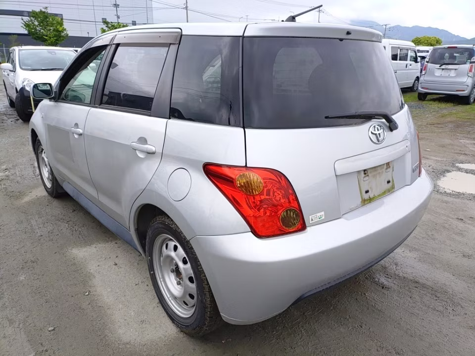 TOYOTA IST