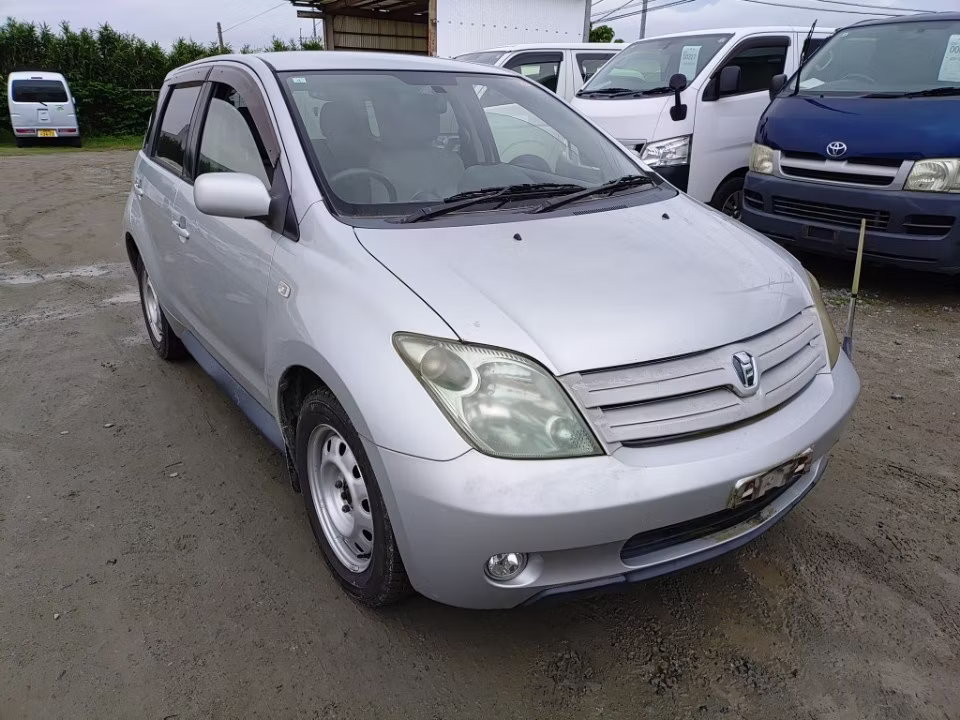 TOYOTA IST