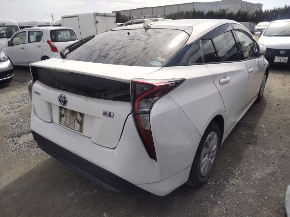 TOYOTA PRIUS