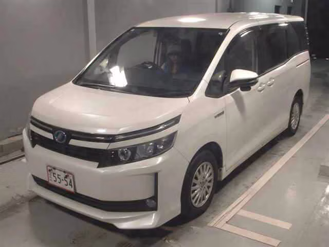 TOYOTA VOXY