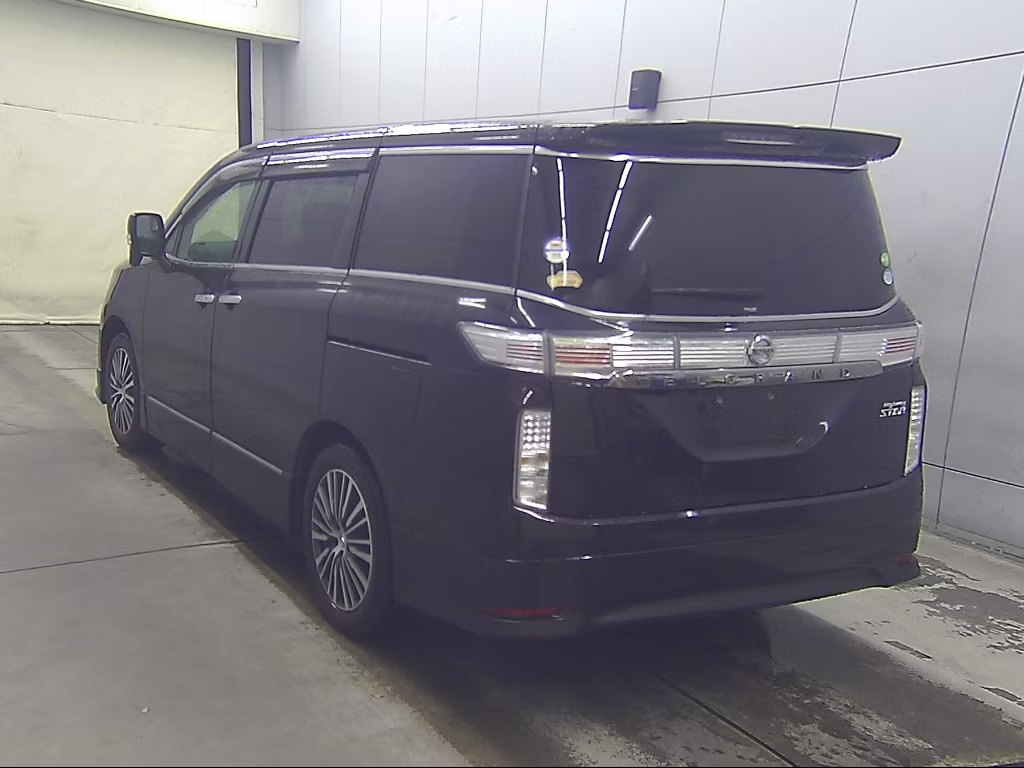 NISSAN ELGRAND