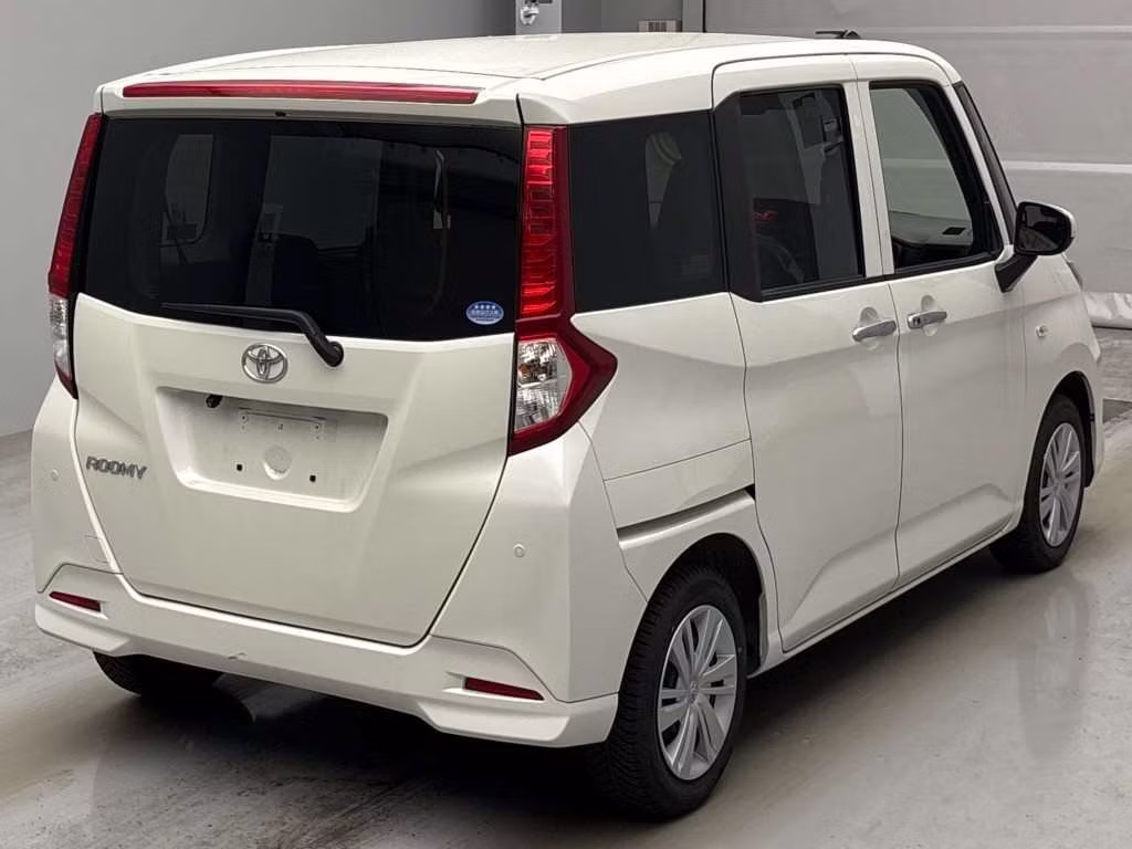 TOYOTA ROOMY