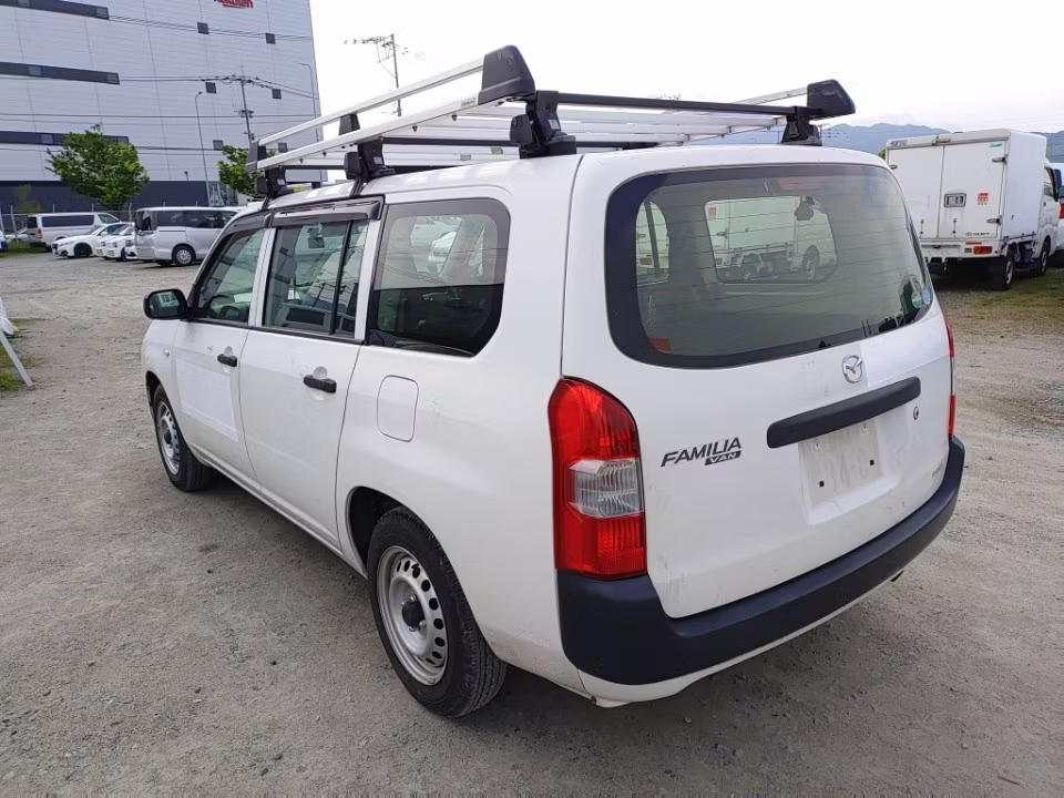 MAZDA FAMILIA