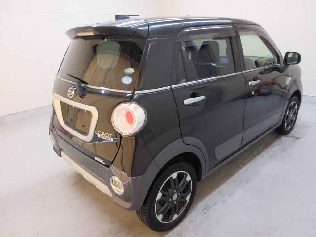 DAIHATSU CAST