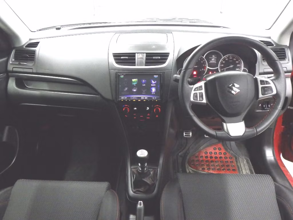 SUZUKI SWIFT