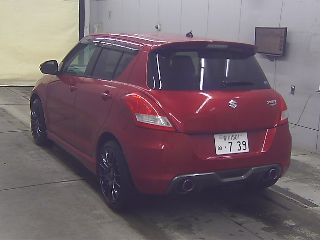 SUZUKI SWIFT