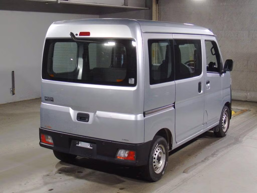 TOYOTA PIXIS VAN