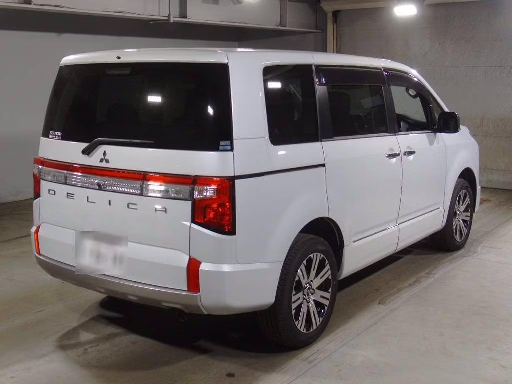 MITSUBISHI DELICA D:5