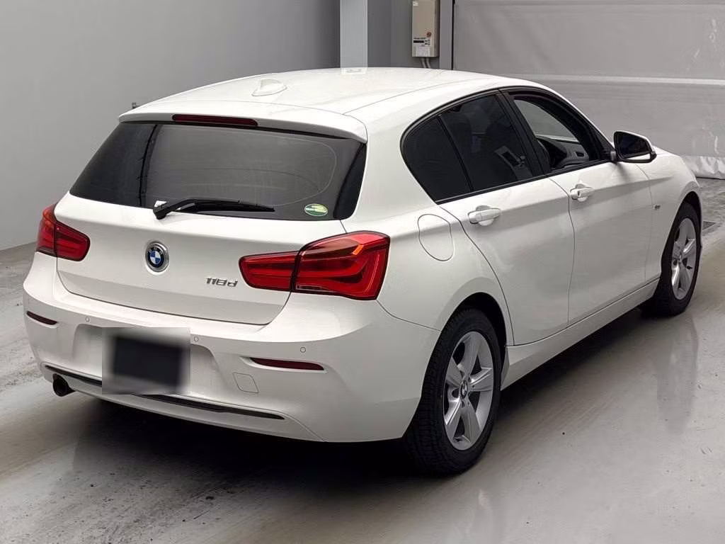 BMW 1-SERIES