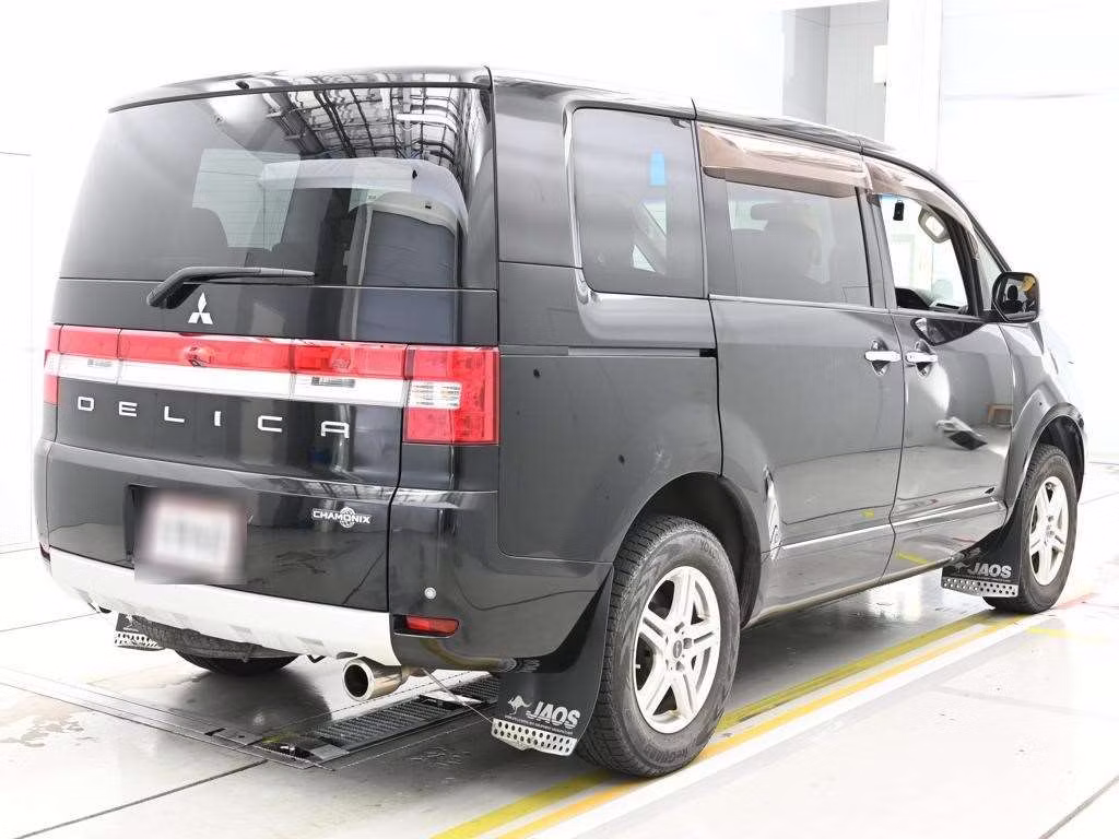 MITSUBISHI DELICA D:5