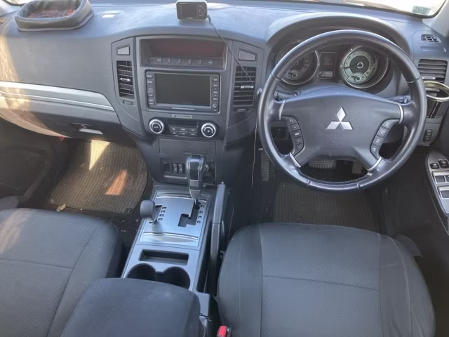 MITSUBISHI PAJERO