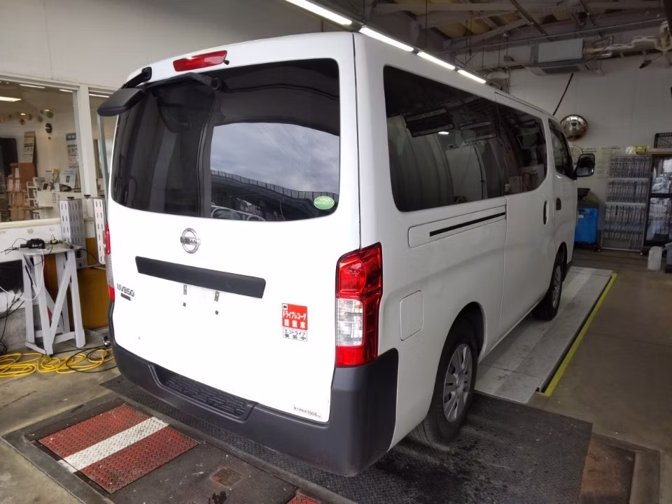NISSAN NV350 CARAVAN