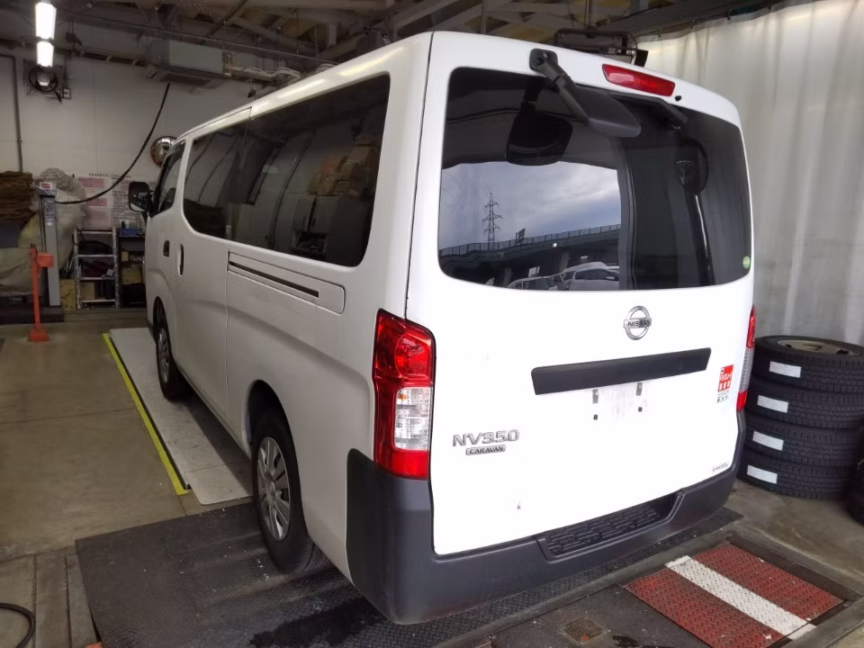 NISSAN NV350 CARAVAN