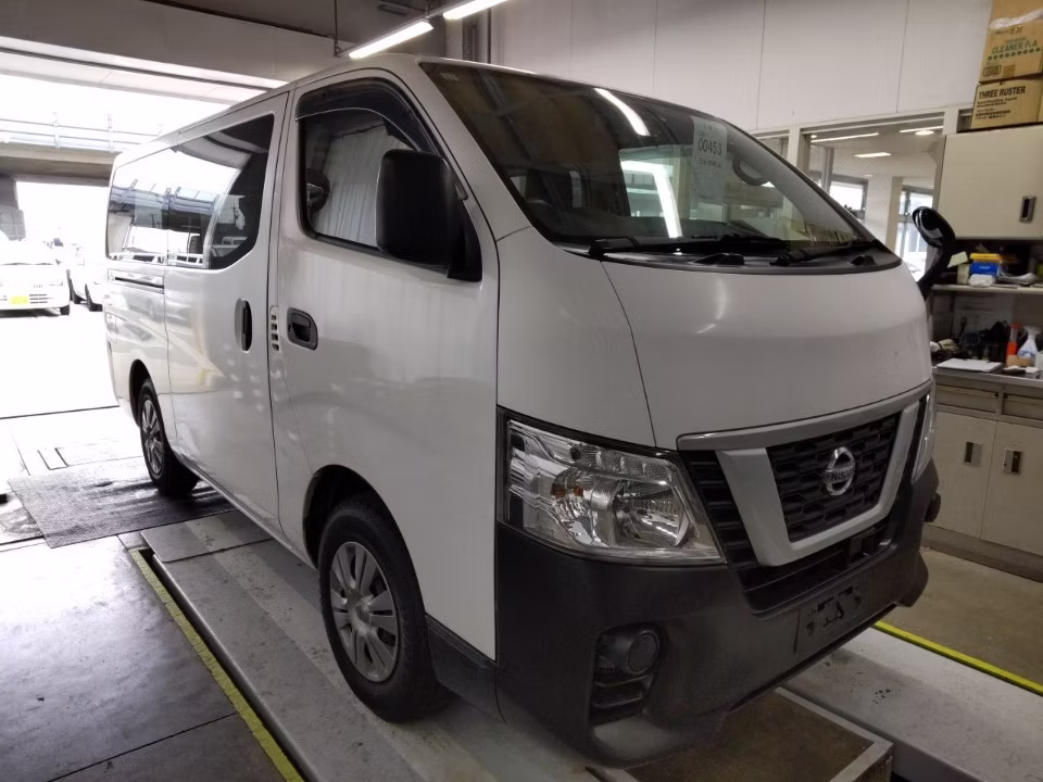 NISSAN NV350 CARAVAN