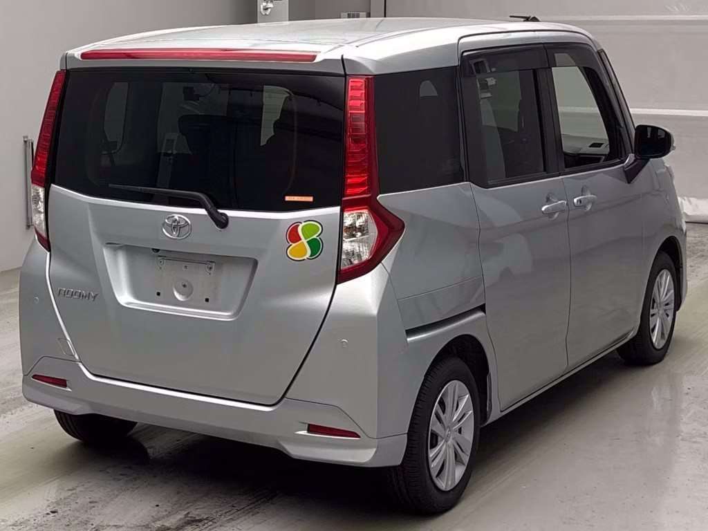 TOYOTA ROOMY