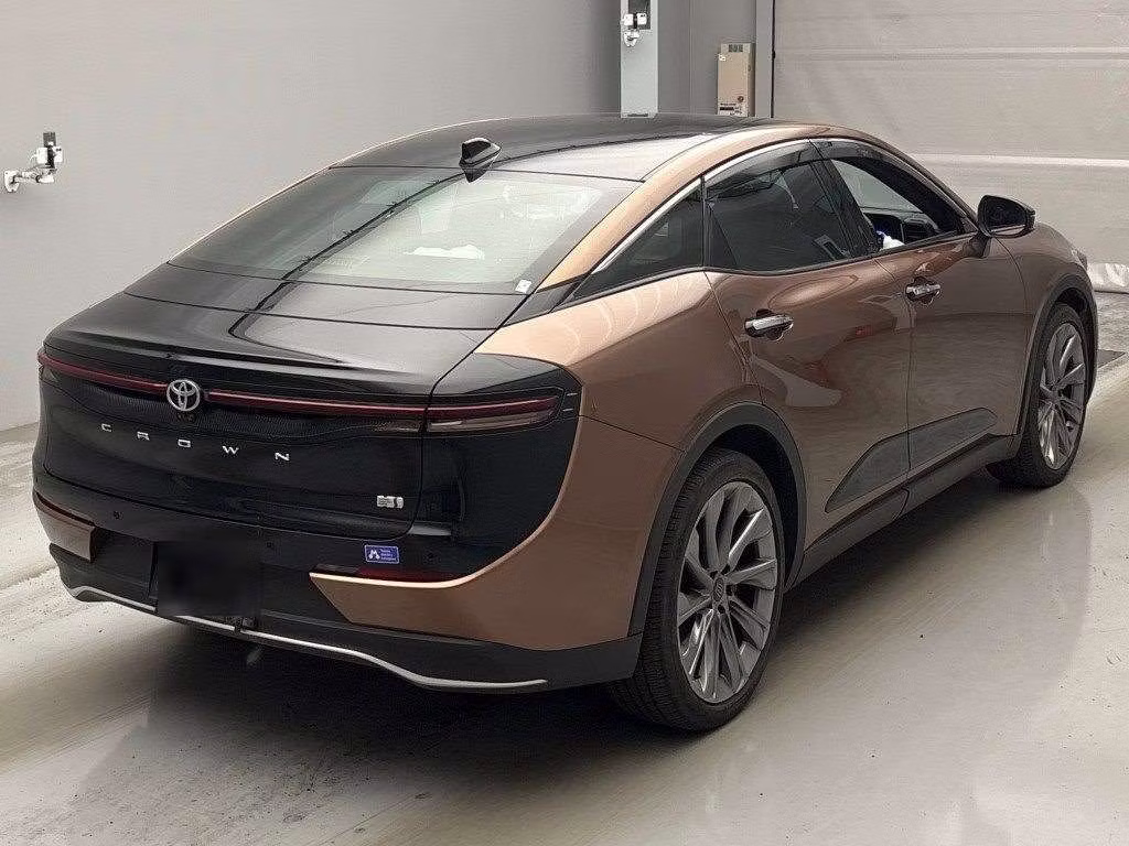 TOYOTA CROWN