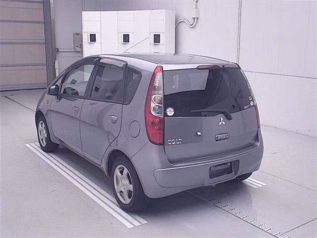 MITSUBISHI COLT