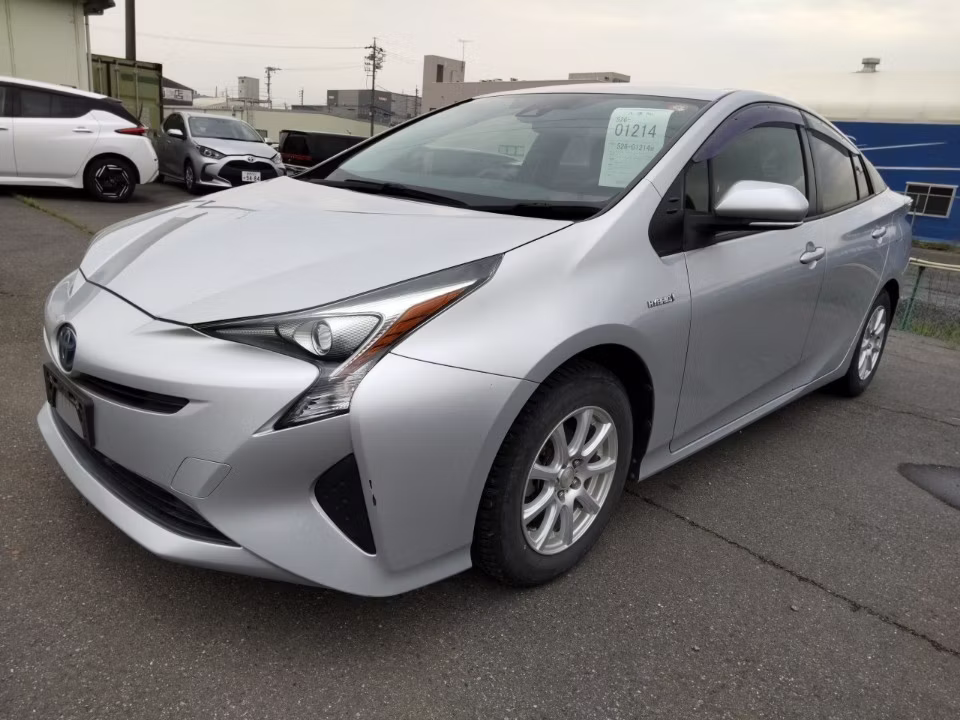 TOYOTA PRIUS