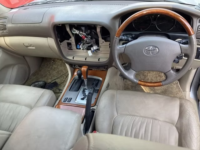TOYOTA LAND CRUISER