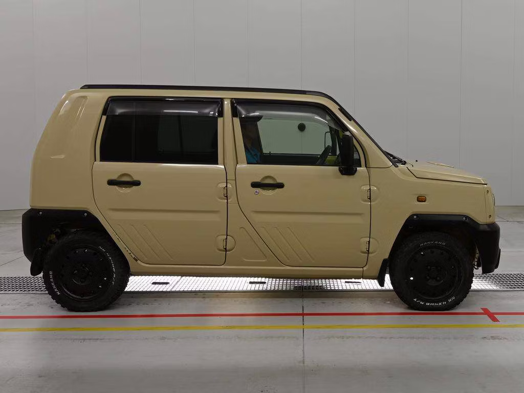 DAIHATSU NAKED