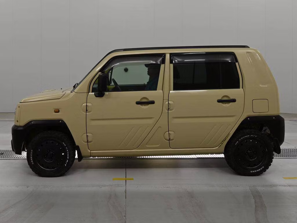 DAIHATSU NAKED