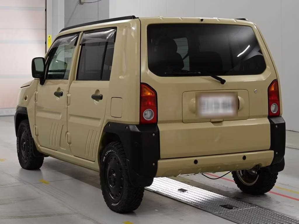 DAIHATSU NAKED