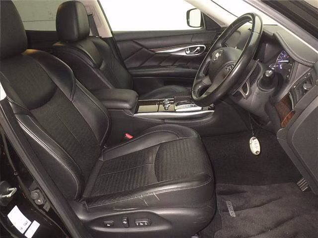 NISSAN FUGA