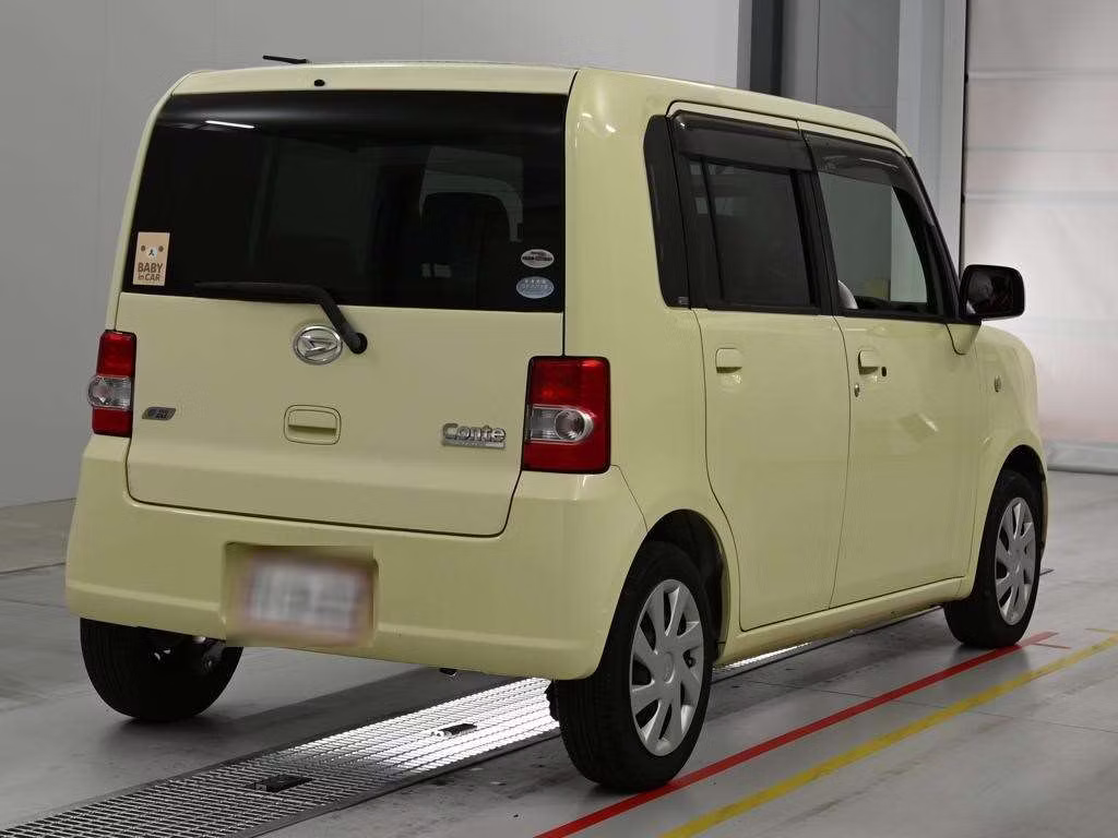 DAIHATSU MOVE CONTE