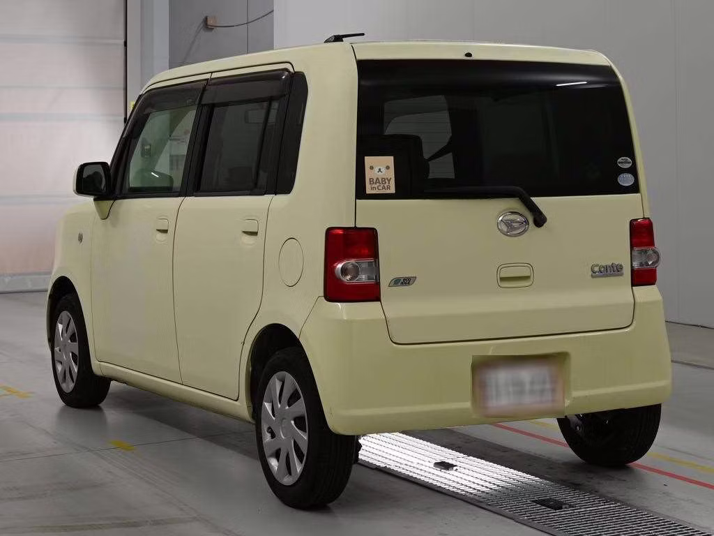 DAIHATSU MOVE CONTE