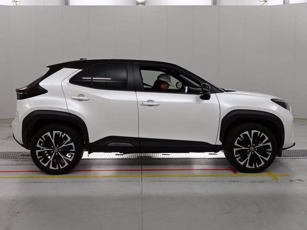 TOYOTA YARIS CROSS