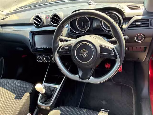 SUZUKI SWIFT