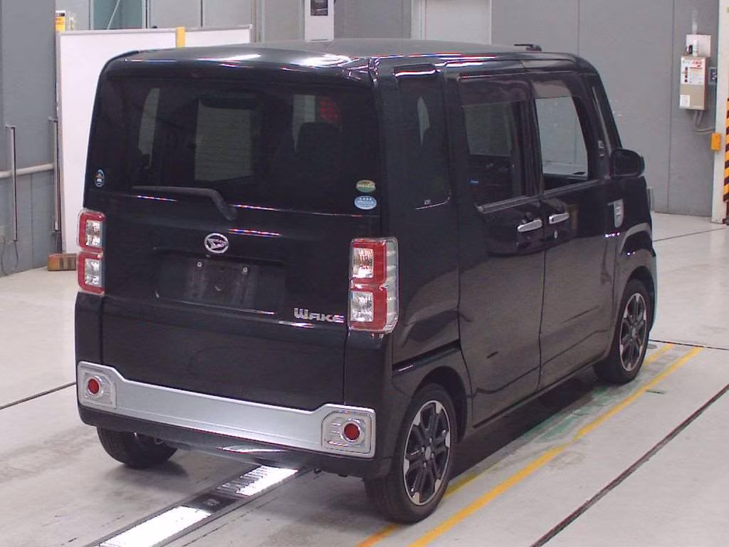 DAIHATSU WAKE