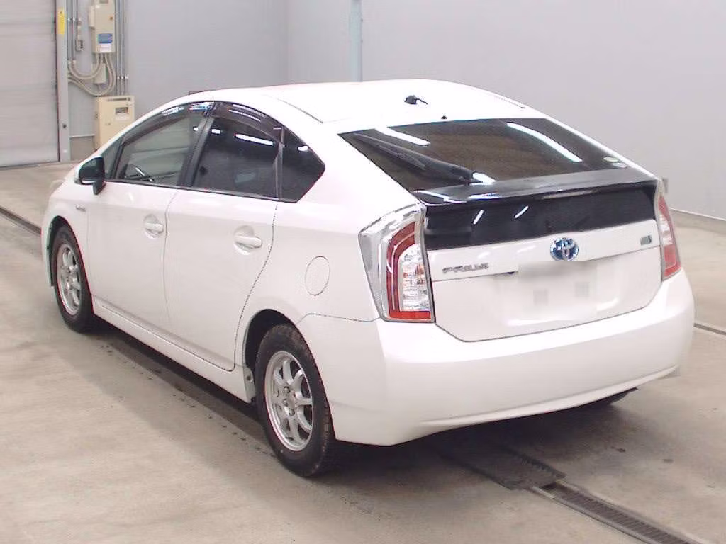 TOYOTA PRIUS