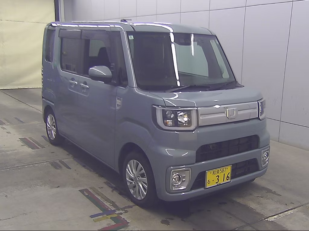 DAIHATSU WAKE