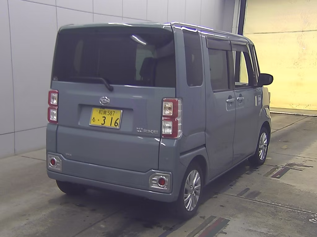 DAIHATSU WAKE